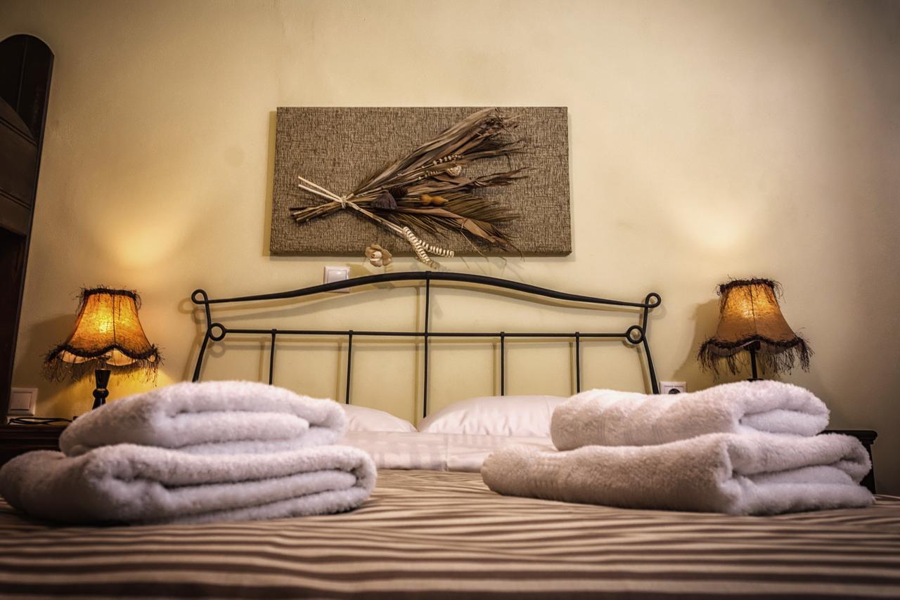 Hotel Xenonas Sta Tzakia Karpenísion Zewnętrze zdjęcie