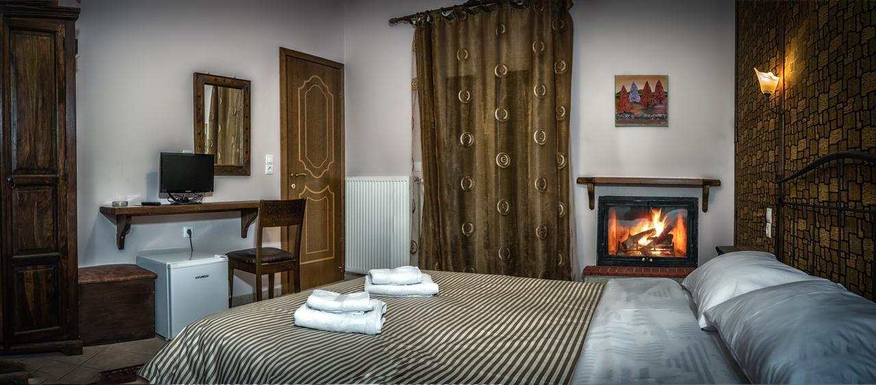 Hotel Xenonas Sta Tzakia Karpenísion Zewnętrze zdjęcie