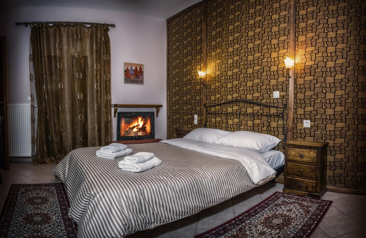 Hotel Xenonas Sta Tzakia Karpenísion Zewnętrze zdjęcie